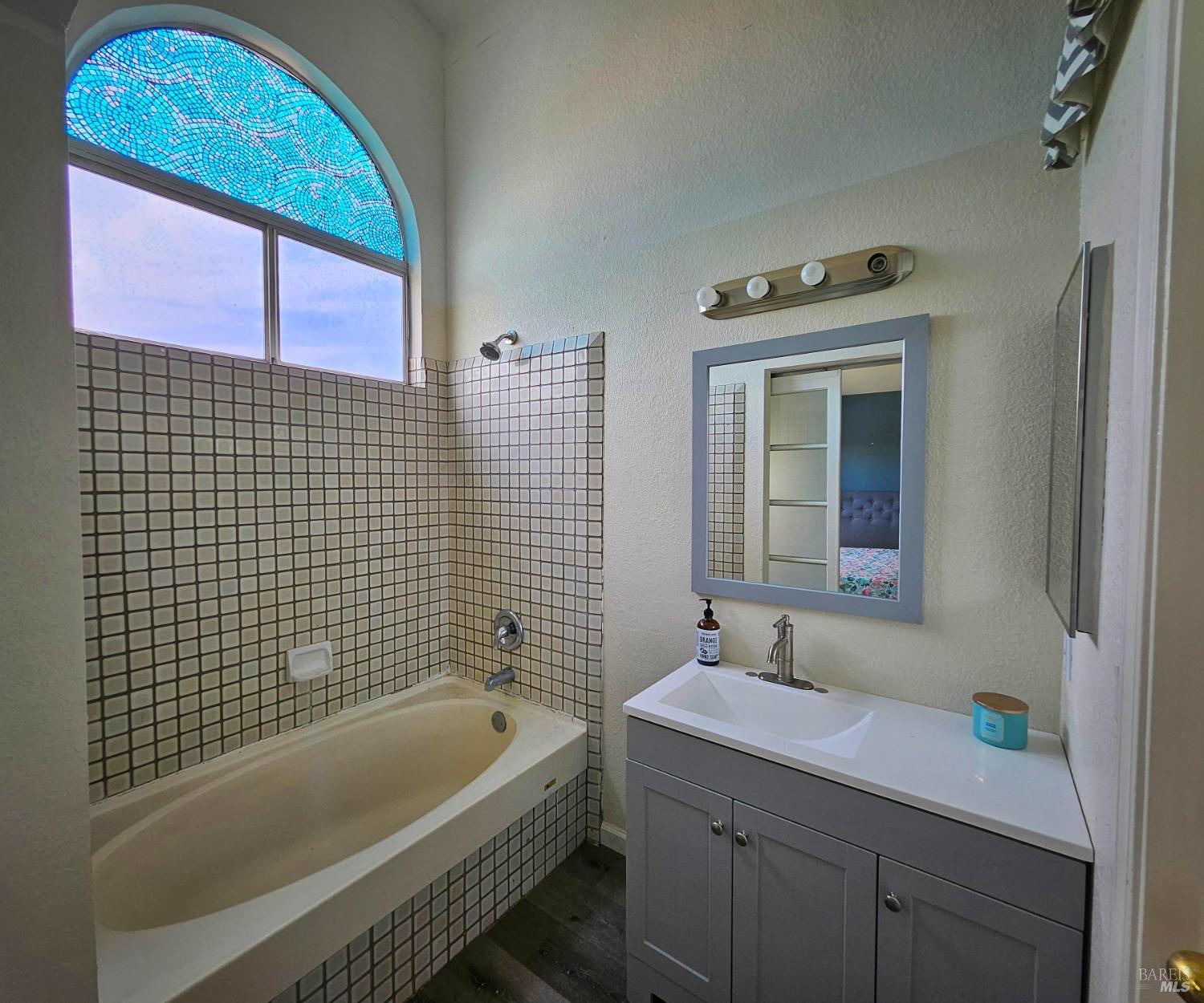 Detail Gallery Image 13 of 19 For 100 James River Rd, Vallejo,  CA 94591 - 3 Beds | 2 Baths
