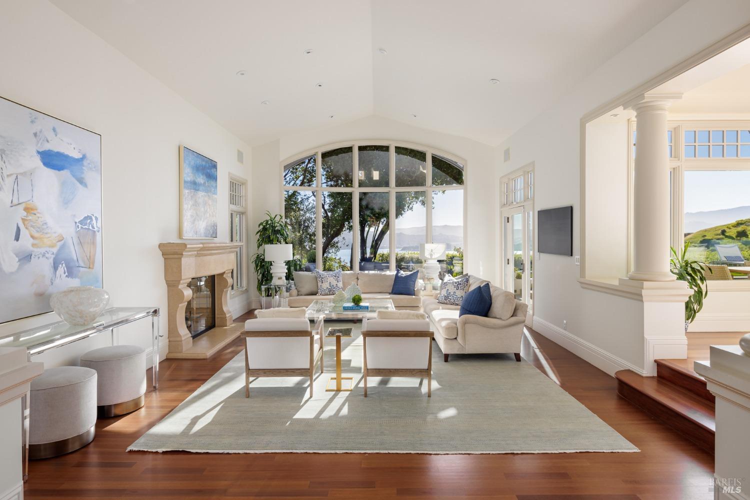 Detail Gallery Image 11 of 48 For 4 Rolling Hills Rd, Tiburon,  CA 94920 - 4 Beds | 4/1 Baths