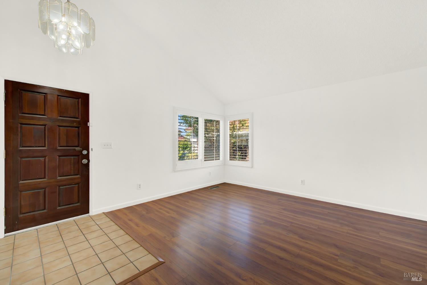 Detail Gallery Image 8 of 86 For 124 Dolphin Ct, Vallejo,  CA 94589 - 3 Beds | 2/1 Baths