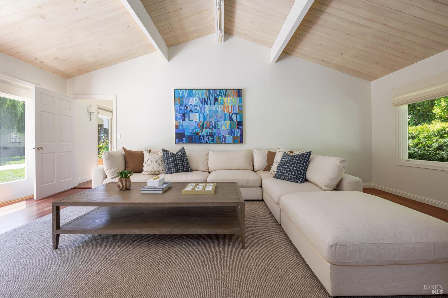 Detail Gallery Image 26 of 48 For 4 Rolling Hills Rd, Tiburon,  CA 94920 - 4 Beds | 4/1 Baths