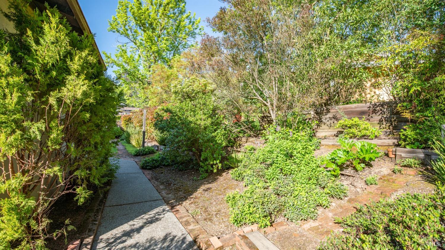 Detail Gallery Image 34 of 46 For 257 Johnstone Ct, San Rafael,  CA 94903 - 4 Beds | 2 Baths