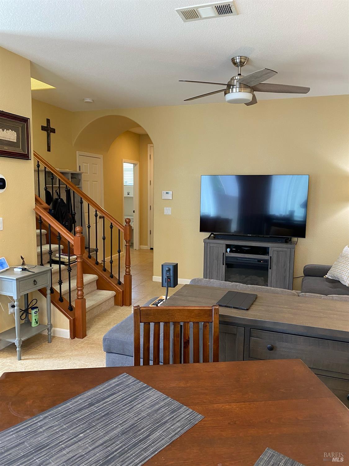 Detail Gallery Image 6 of 21 For 401 Rosso Ct, Vacaville,  CA 95687 - 3 Beds | 2/1 Baths