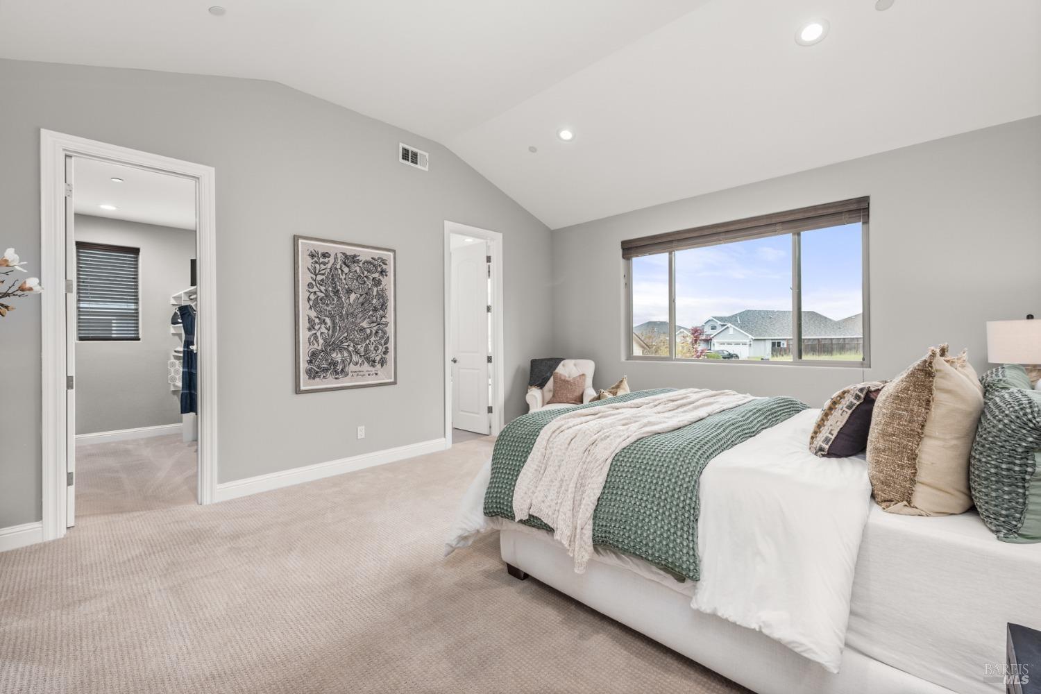 Detail Gallery Image 21 of 34 For 1908 Fountainview Cir, Santa Rosa,  CA 95403 - 5 Beds | 3/1 Baths