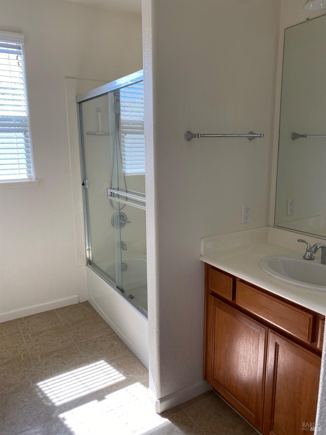 Detail Gallery Image 16 of 21 For 401 Rosso Ct, Vacaville,  CA 95687 - 3 Beds | 2/1 Baths