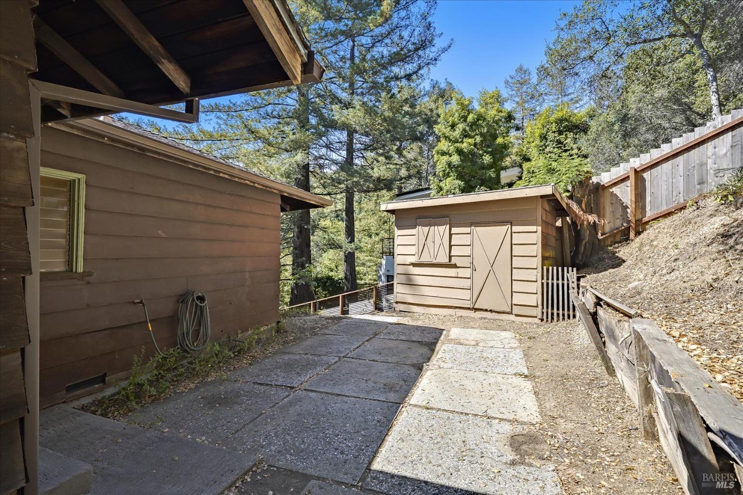 Detail Gallery Image 14 of 16 For 90 Upper Briar Rd, Kentfield,  CA 94904 - 4 Beds | 2 Baths