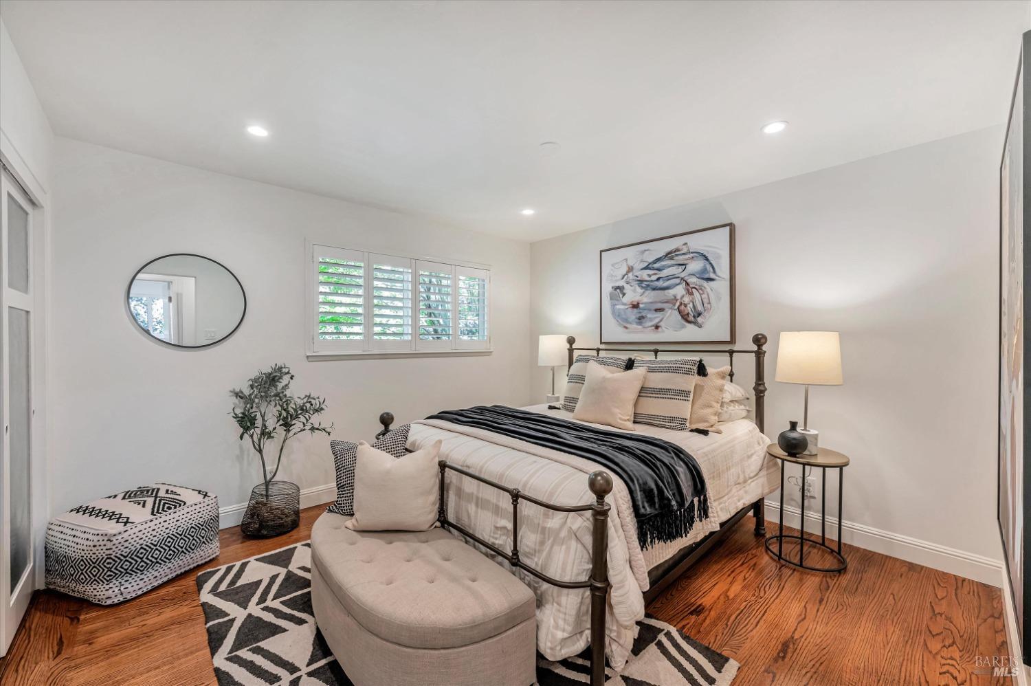 Detail Gallery Image 7 of 24 For 2052 Hatch Rd, Novato,  CA 94947 - 3 Beds | 2 Baths