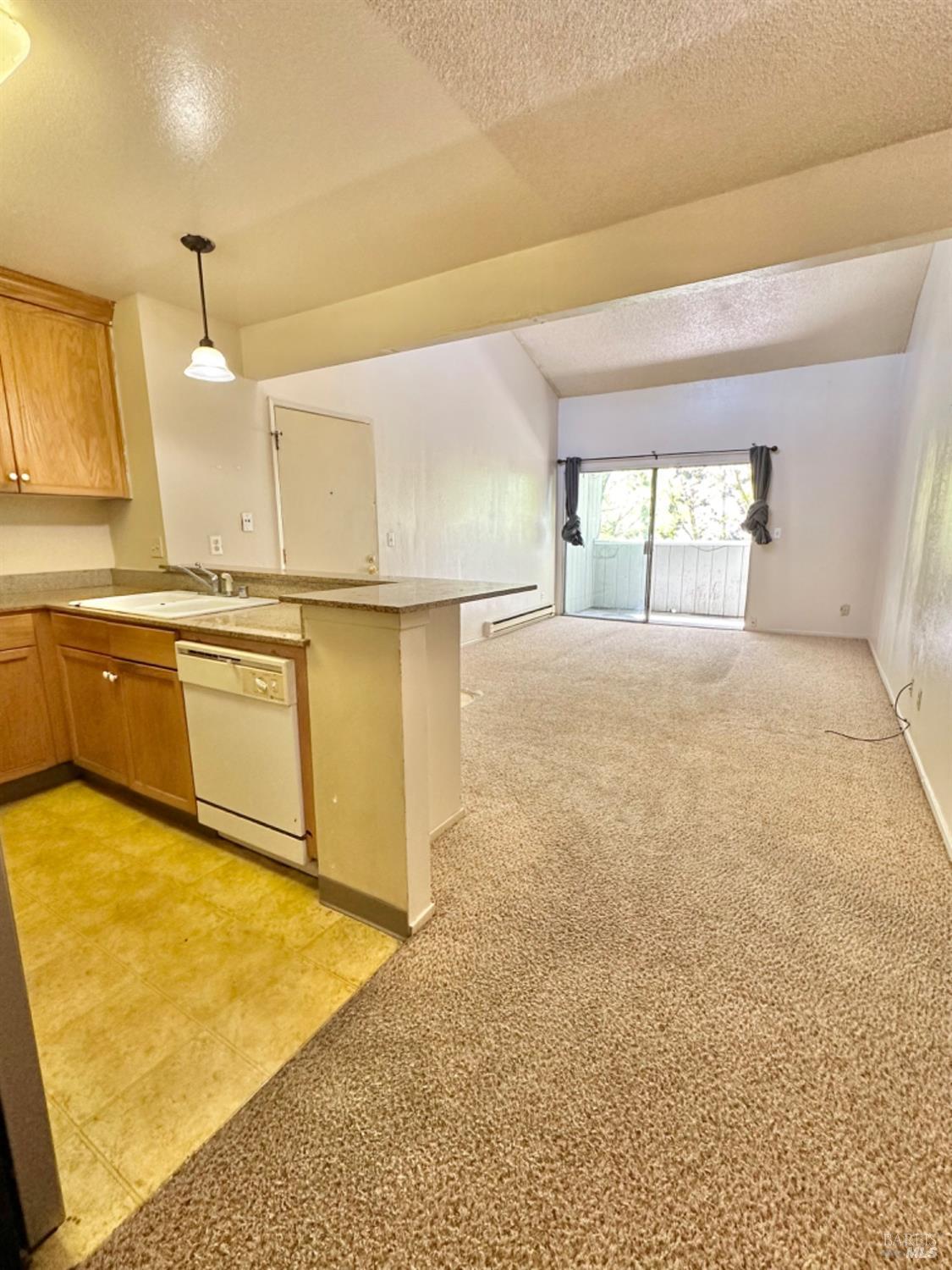Detail Gallery Image 9 of 41 For 1333 N Camino Alto Unkn #208,  Vallejo,  CA 94589 - 1 Beds | 1 Baths