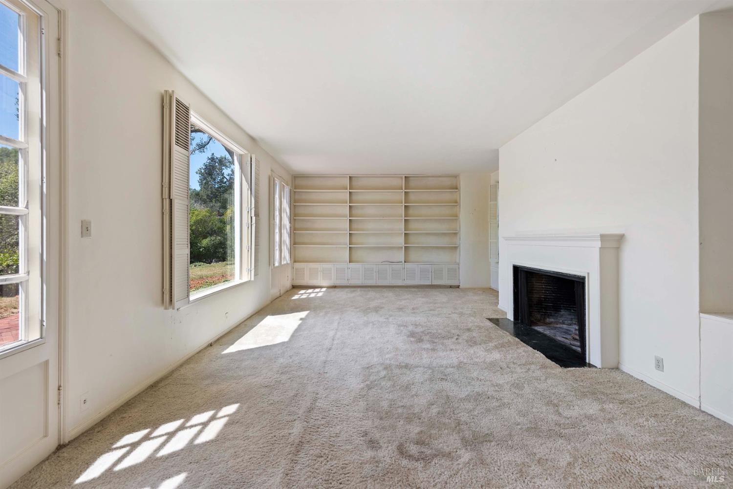 Detail Gallery Image 33 of 55 For 1 Orchard Way, Kentfield,  CA 94904 - 6 Beds | 8/2 Baths