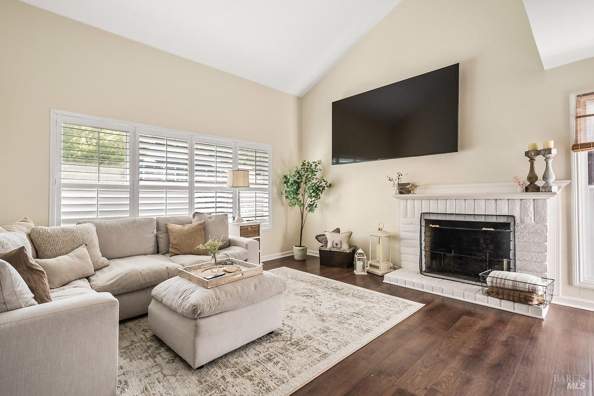 Detail Gallery Image 16 of 24 For 10 Plata Ct, Novato,  CA 94947 - 4 Beds | 2/1 Baths