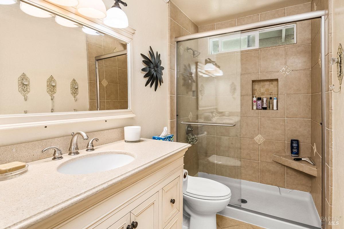 Detail Gallery Image 8 of 24 For 10 Plata Ct, Novato,  CA 94947 - 4 Beds | 2/1 Baths