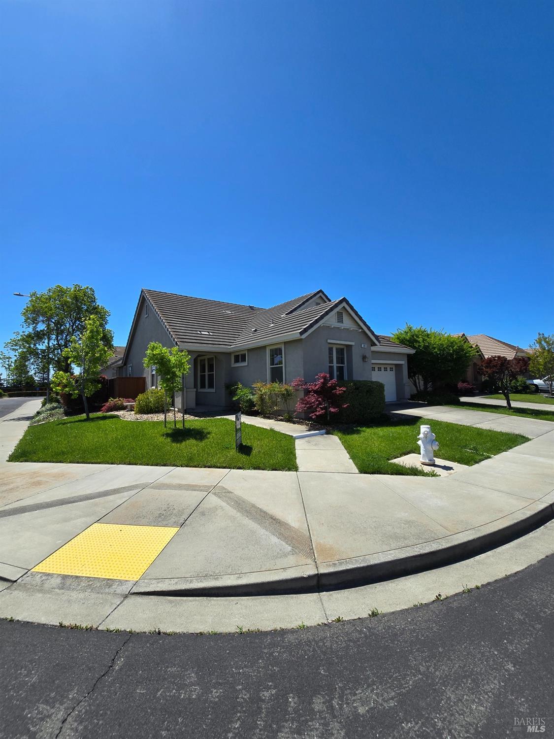 Photo of 548 White Pine St in Vacaville, CA
