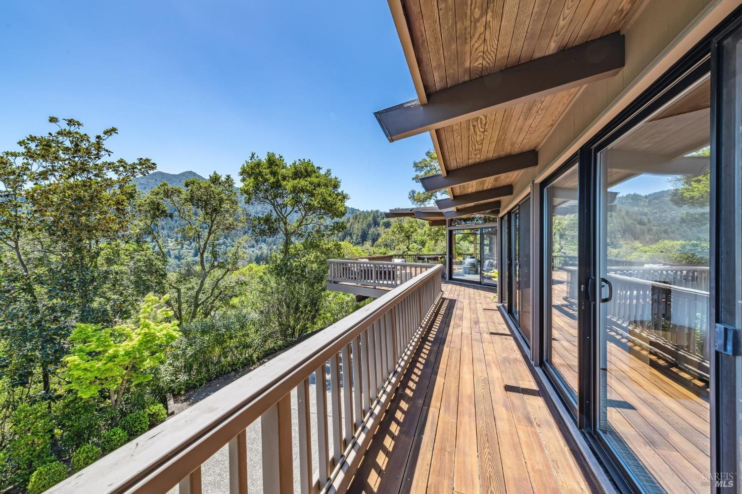 Detail Gallery Image 48 of 70 For 25 Rock Rd, Kentfield,  CA 94904 - 4 Beds | 2/1 Baths