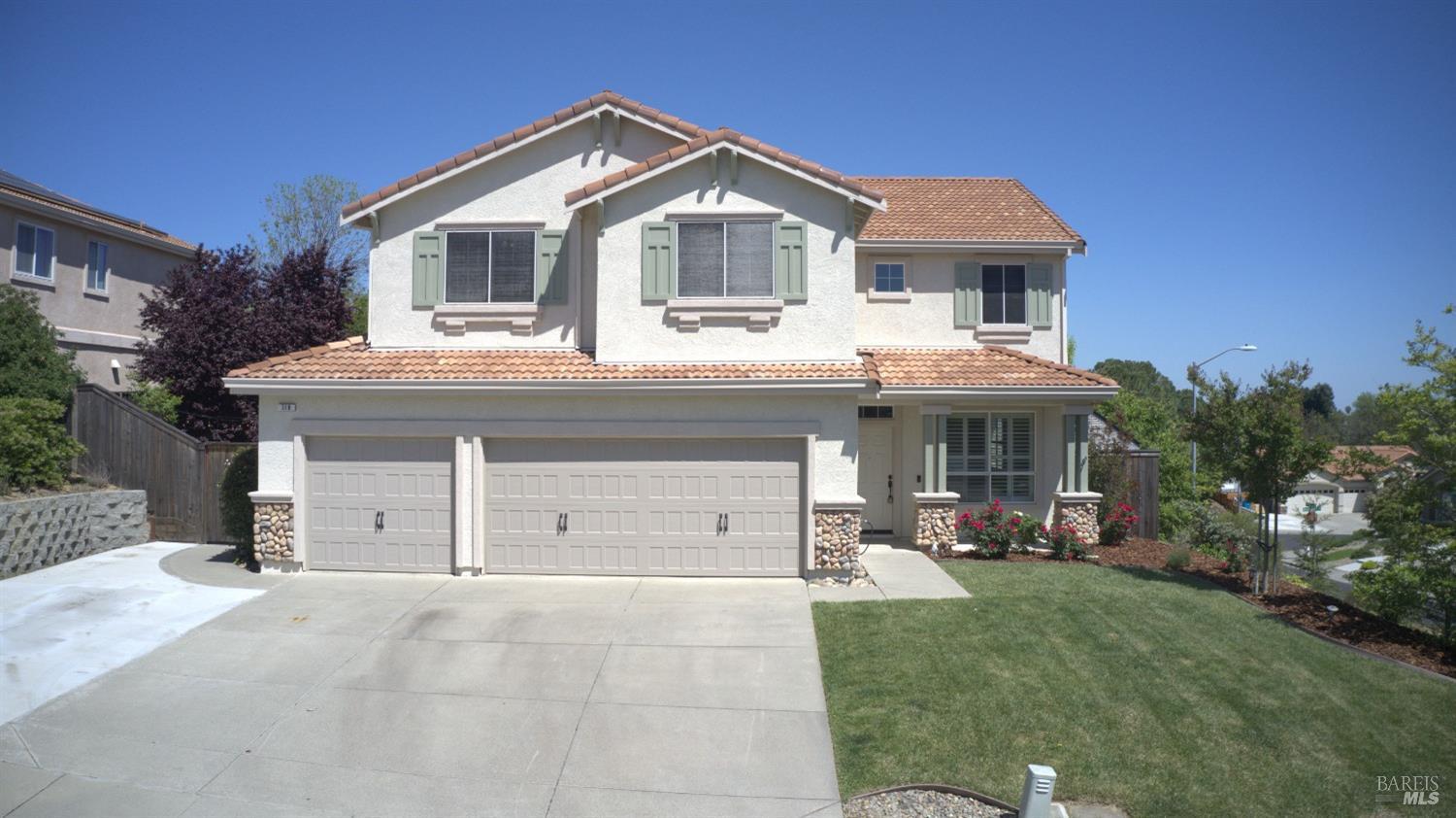 Welcome to 319 Old Rocky Circle in Vacaville! Come view this magnificent 5 bedroom 3 bath Browns Val