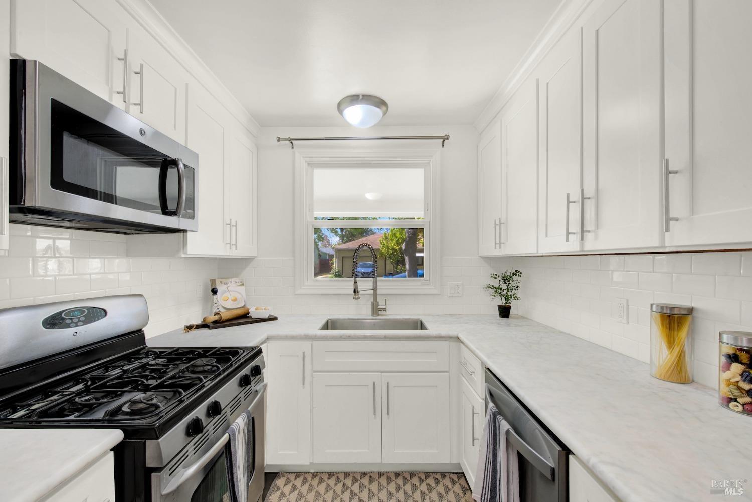 Detail Gallery Image 20 of 78 For 2540 Pacific St, Napa,  CA 94558 - 3 Beds | 1 Baths