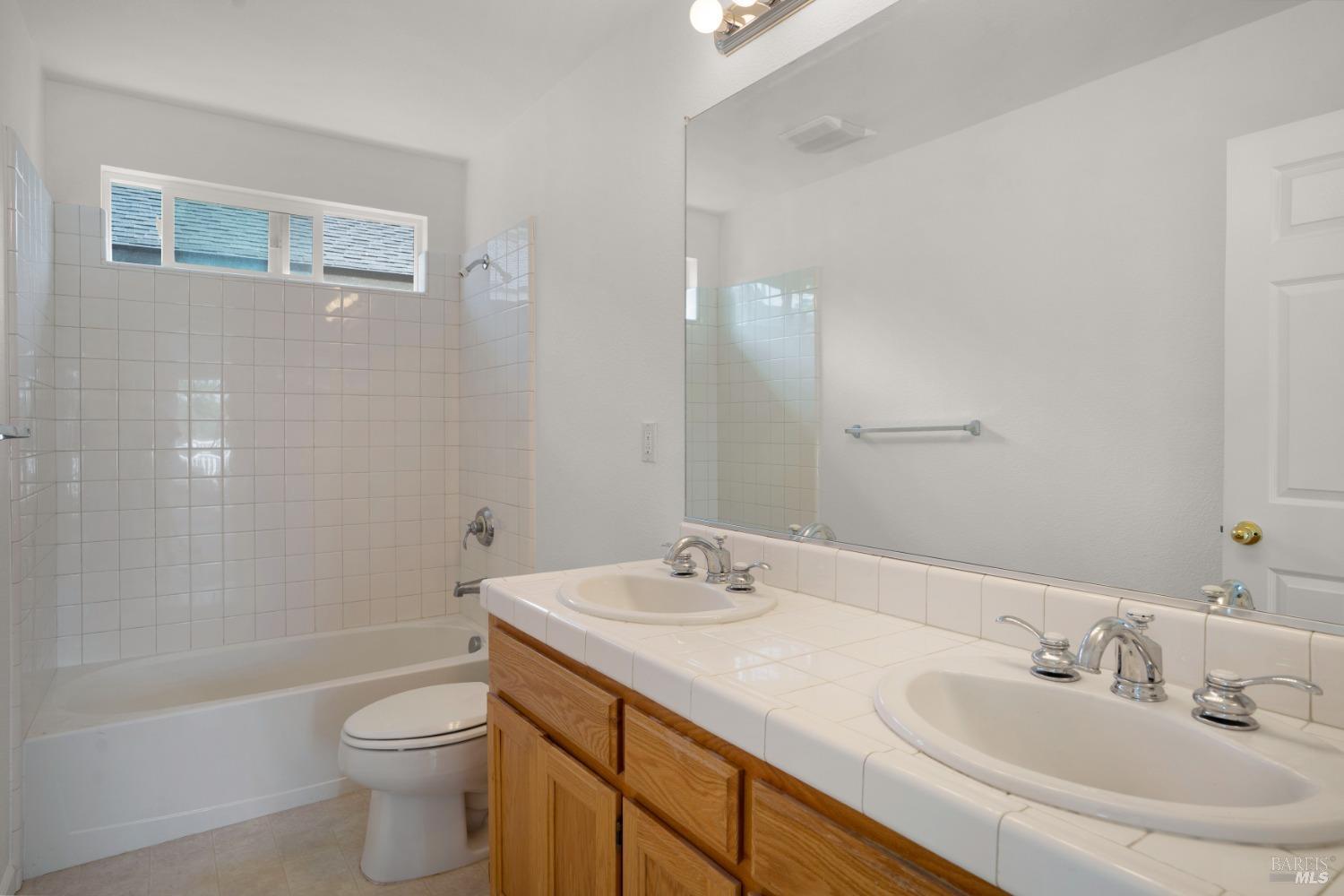 Detail Gallery Image 37 of 71 For 8384 Trione Cir, Windsor,  CA 95492 - 4 Beds | 2/1 Baths