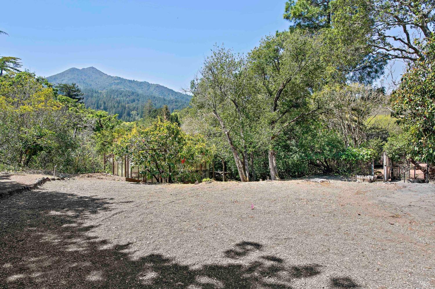 Detail Gallery Image 34 of 55 For 1 Orchard Way, Kentfield,  CA 94904 - 6 Beds | 8/2 Baths