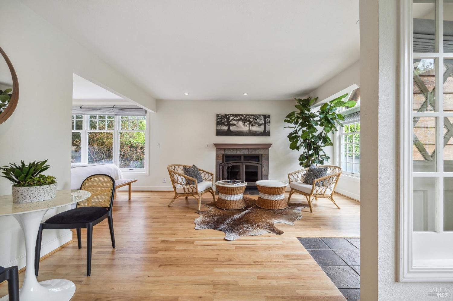 Detail Gallery Image 66 of 79 For 903 Marin Dr, Mill Valley,  CA 94941 - 6 Beds | 5/1 Baths