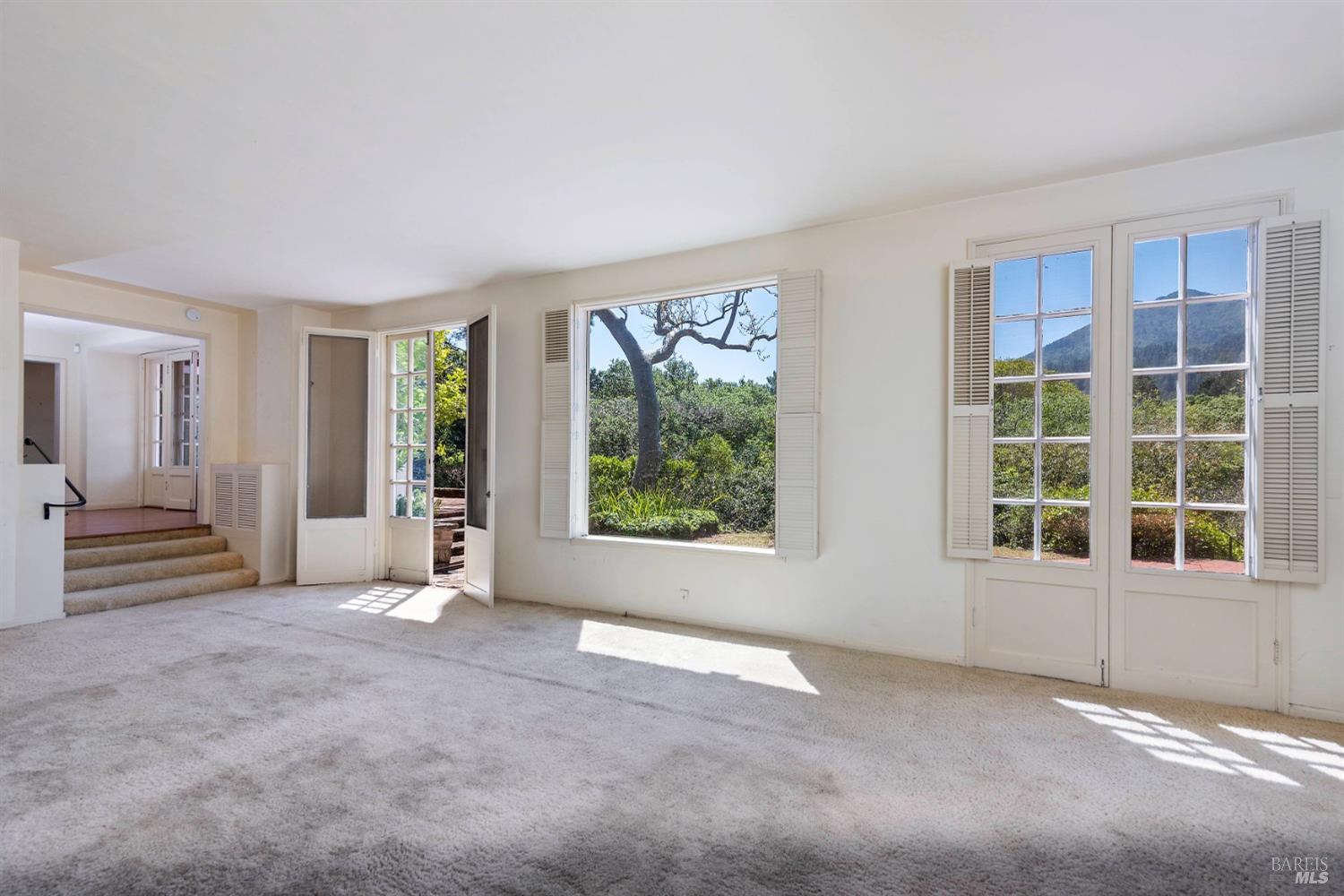Detail Gallery Image 23 of 55 For 1 Orchard Way, Kentfield,  CA 94904 - 6 Beds | 8/2 Baths