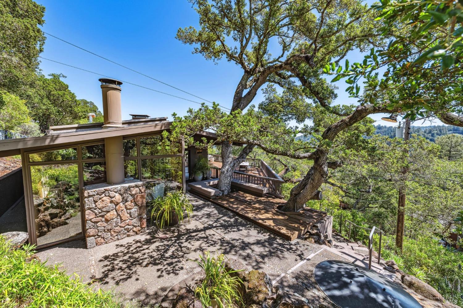 Detail Gallery Image 57 of 70 For 25 Rock Rd, Kentfield,  CA 94904 - 4 Beds | 2/1 Baths