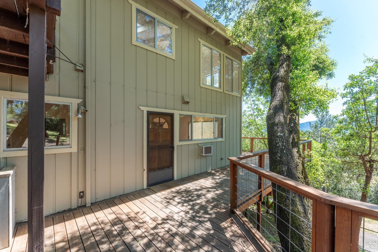 Detail Gallery Image 17 of 45 For 1380 Sanford Ranch Rd, Ukiah,  CA 95482 - 6 Beds | 3/1 Baths