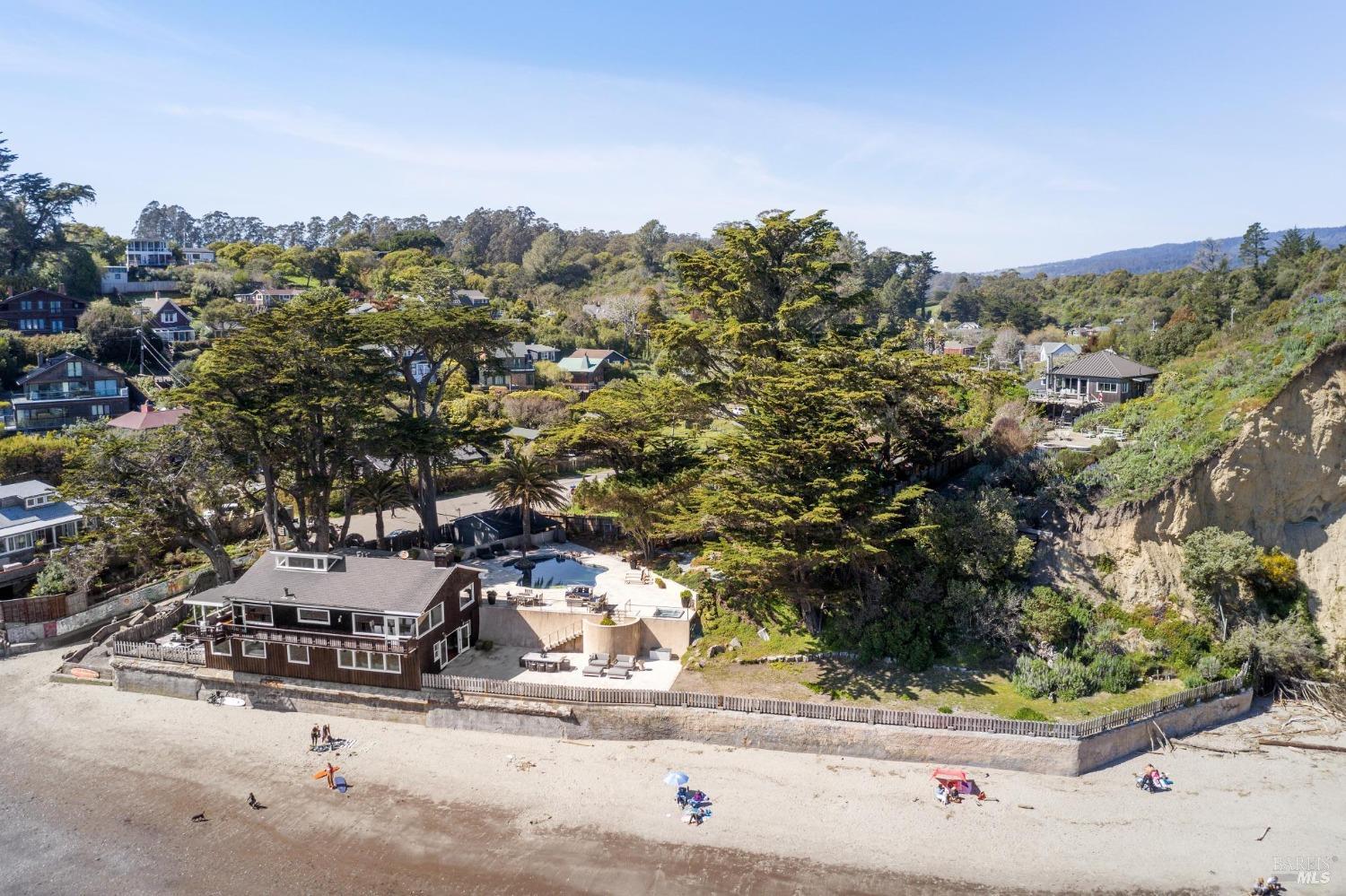 Detail Gallery Image 2 of 84 For 99 Brighton Ave, Bolinas,  CA 94924 - 3 Beds | 3/1 Baths