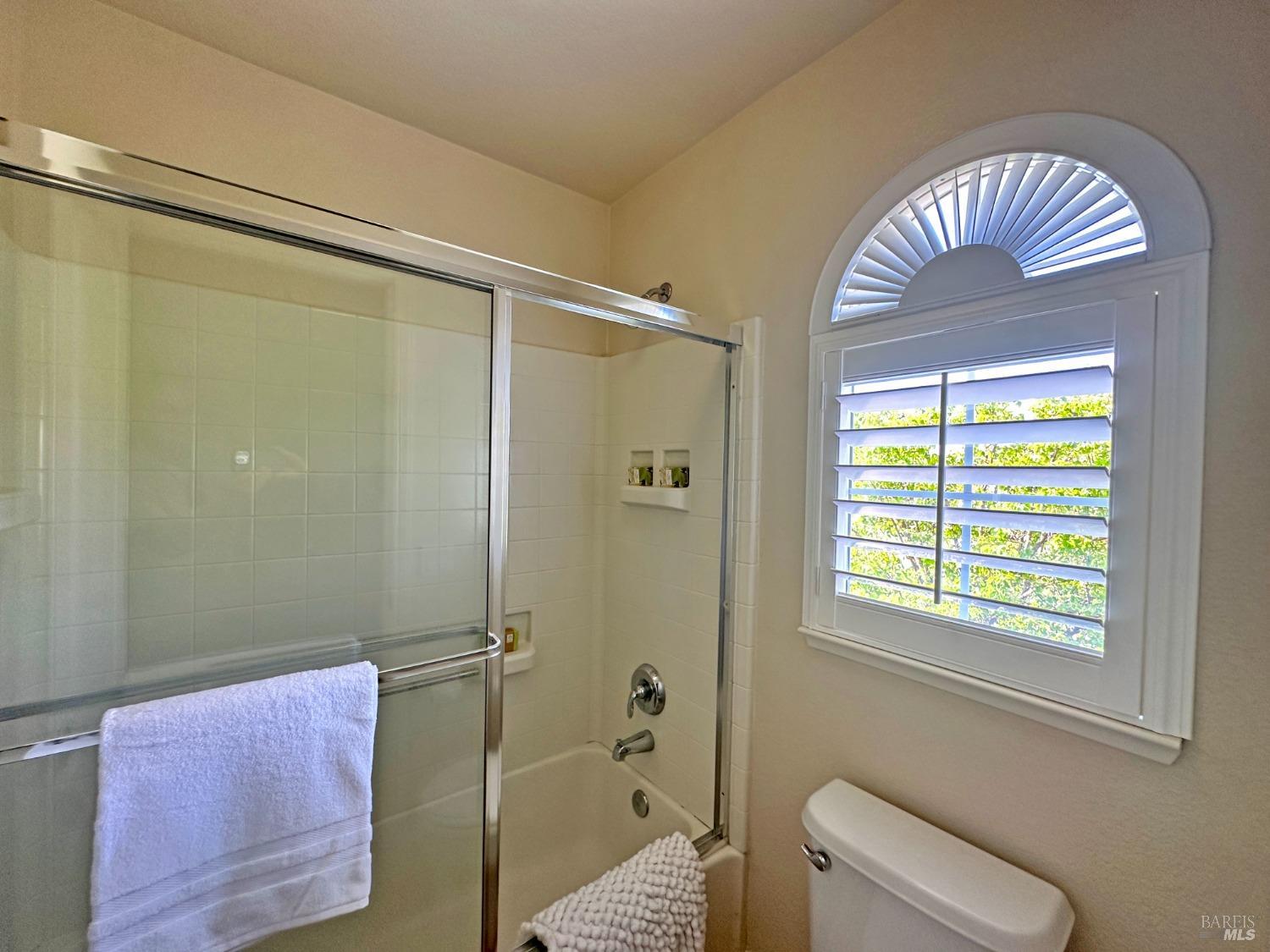 Detail Gallery Image 29 of 33 For 30 Pizarro Ave, Novato,  CA 94949 - 3 Beds | 2/1 Baths
