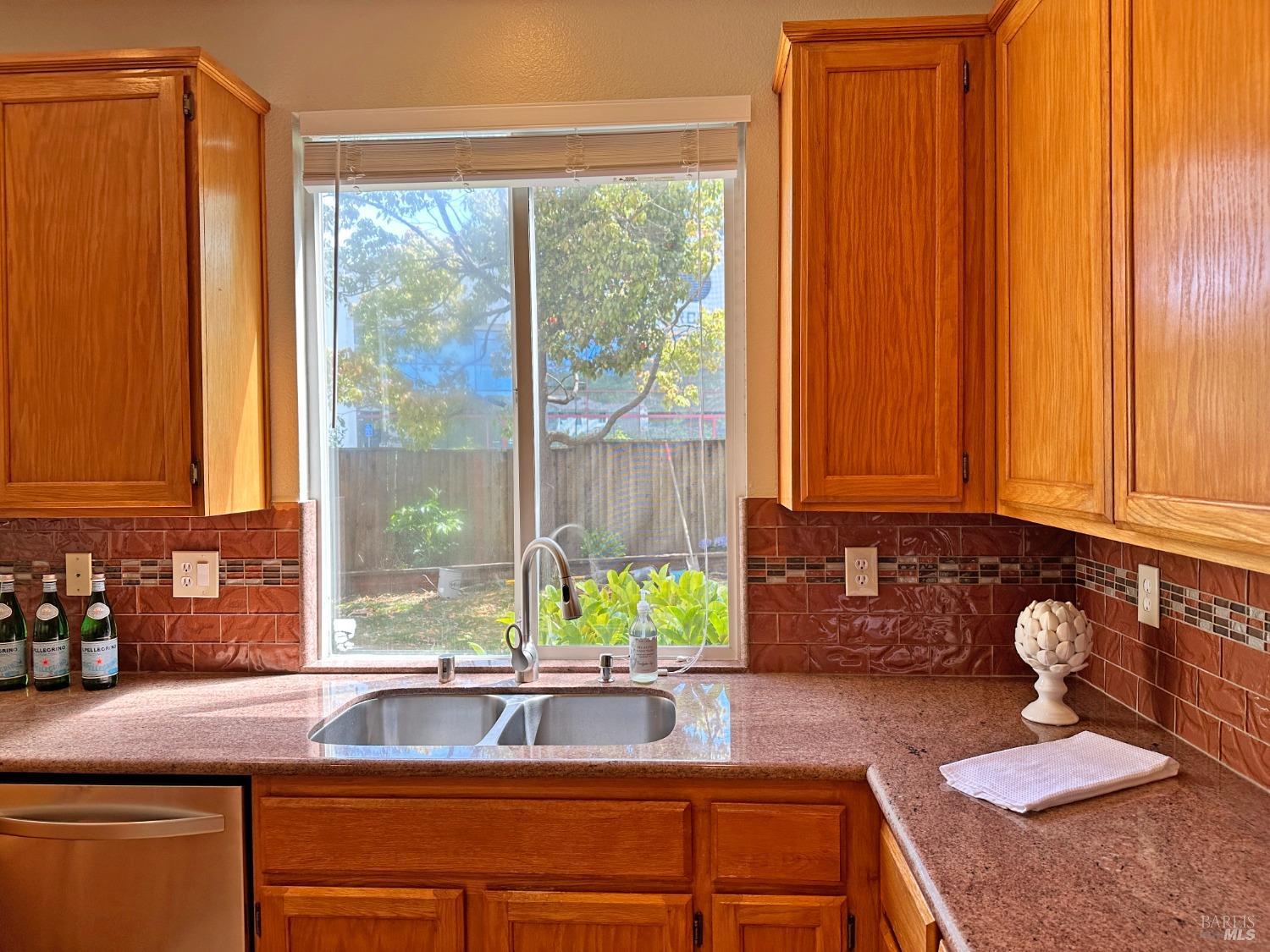 Detail Gallery Image 13 of 33 For 30 Pizarro Ave, Novato,  CA 94949 - 3 Beds | 2/1 Baths