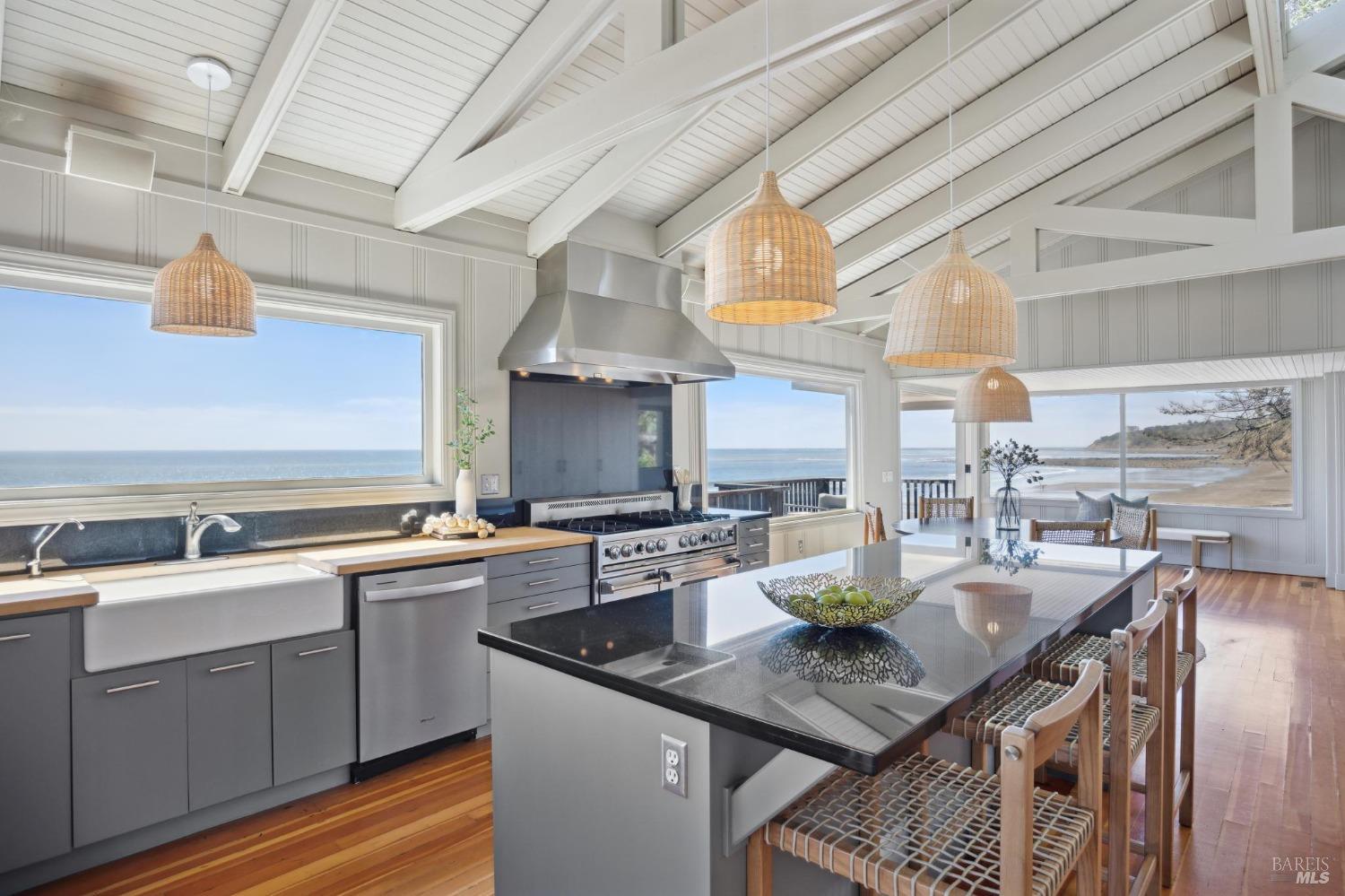Detail Gallery Image 15 of 84 For 99 Brighton Ave, Bolinas,  CA 94924 - 3 Beds | 3/1 Baths