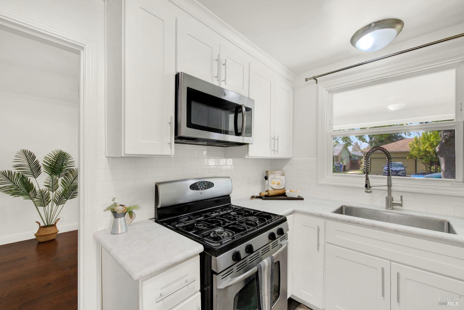 Detail Gallery Image 21 of 78 For 2540 Pacific St, Napa,  CA 94558 - 3 Beds | 1 Baths