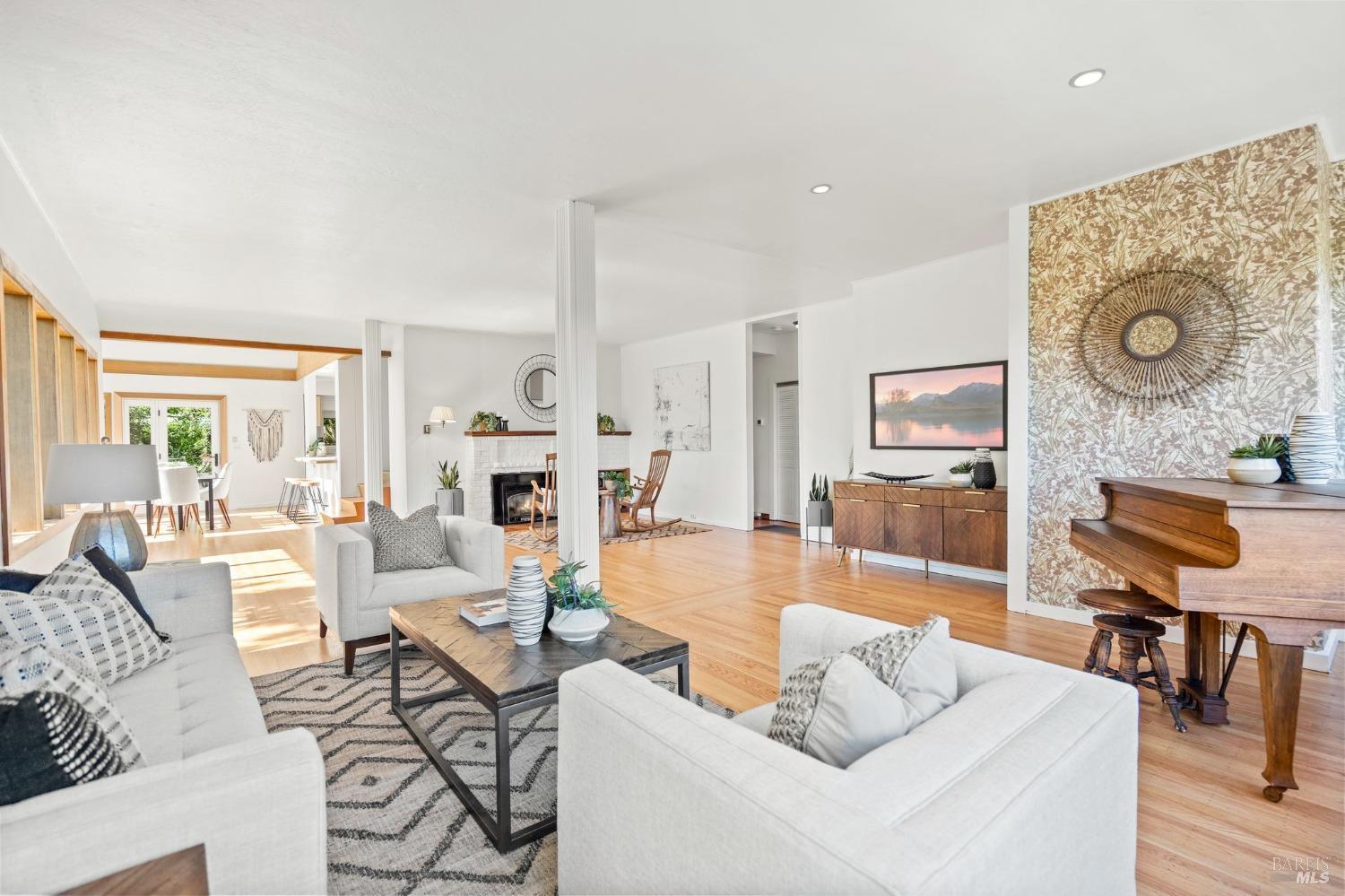 Detail Gallery Image 22 of 58 For 75 Morningsun Ave, Mill Valley,  CA 94941 - 4 Beds | 4 Baths