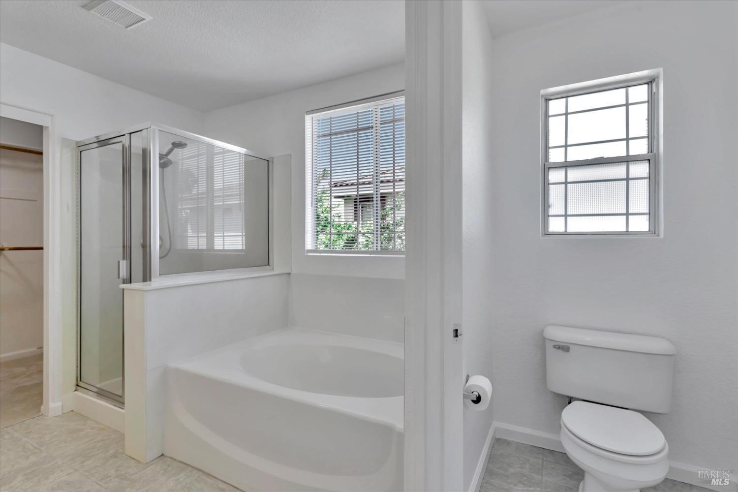 Detail Gallery Image 15 of 35 For 231 Roundhill Ct, Vacaville,  CA 95687 - 3 Beds | 2/1 Baths
