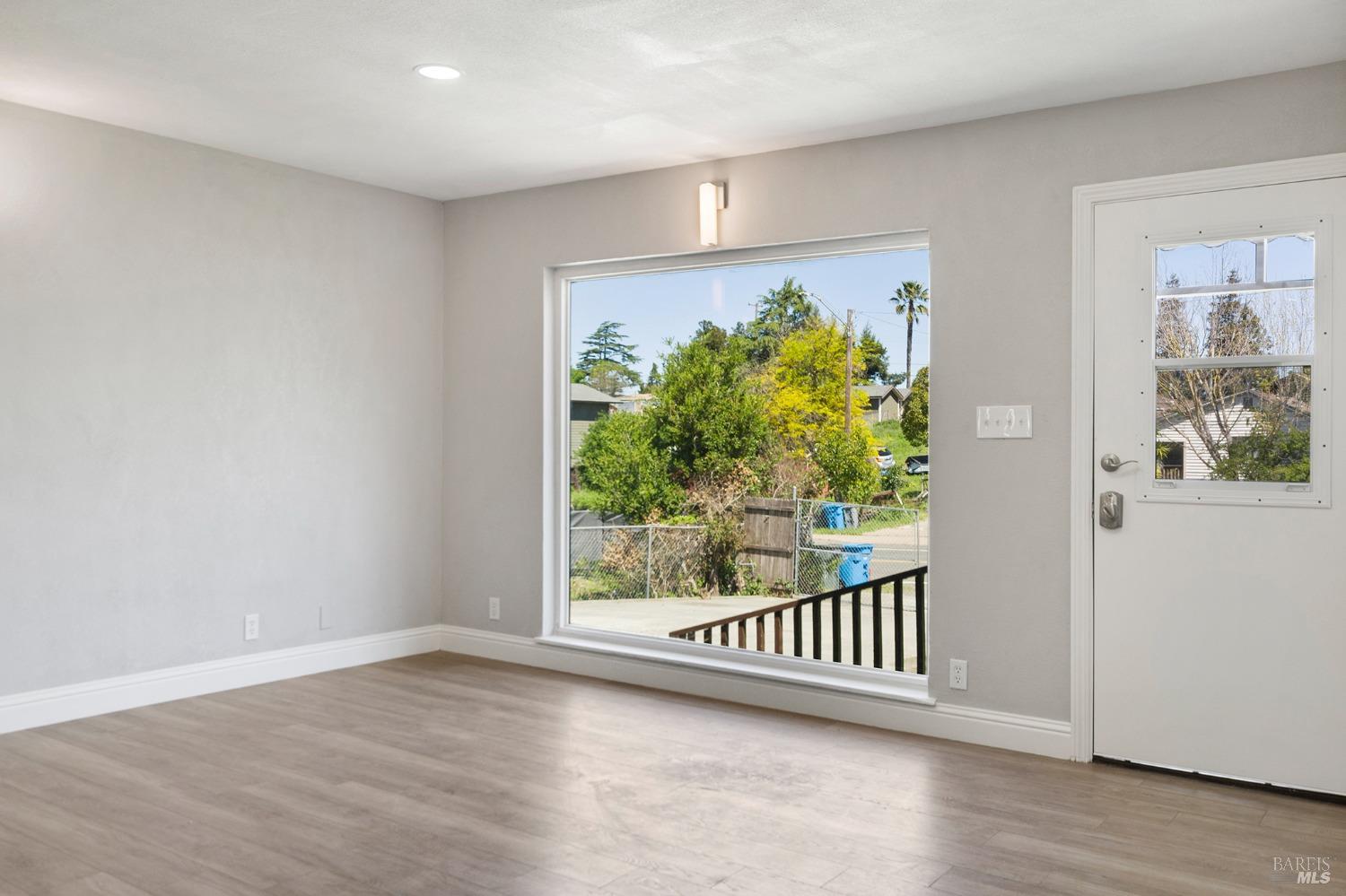 Detail Gallery Image 11 of 33 For 1133 Fulton Ave, Vallejo,  CA 94591 - 3 Beds | 2 Baths