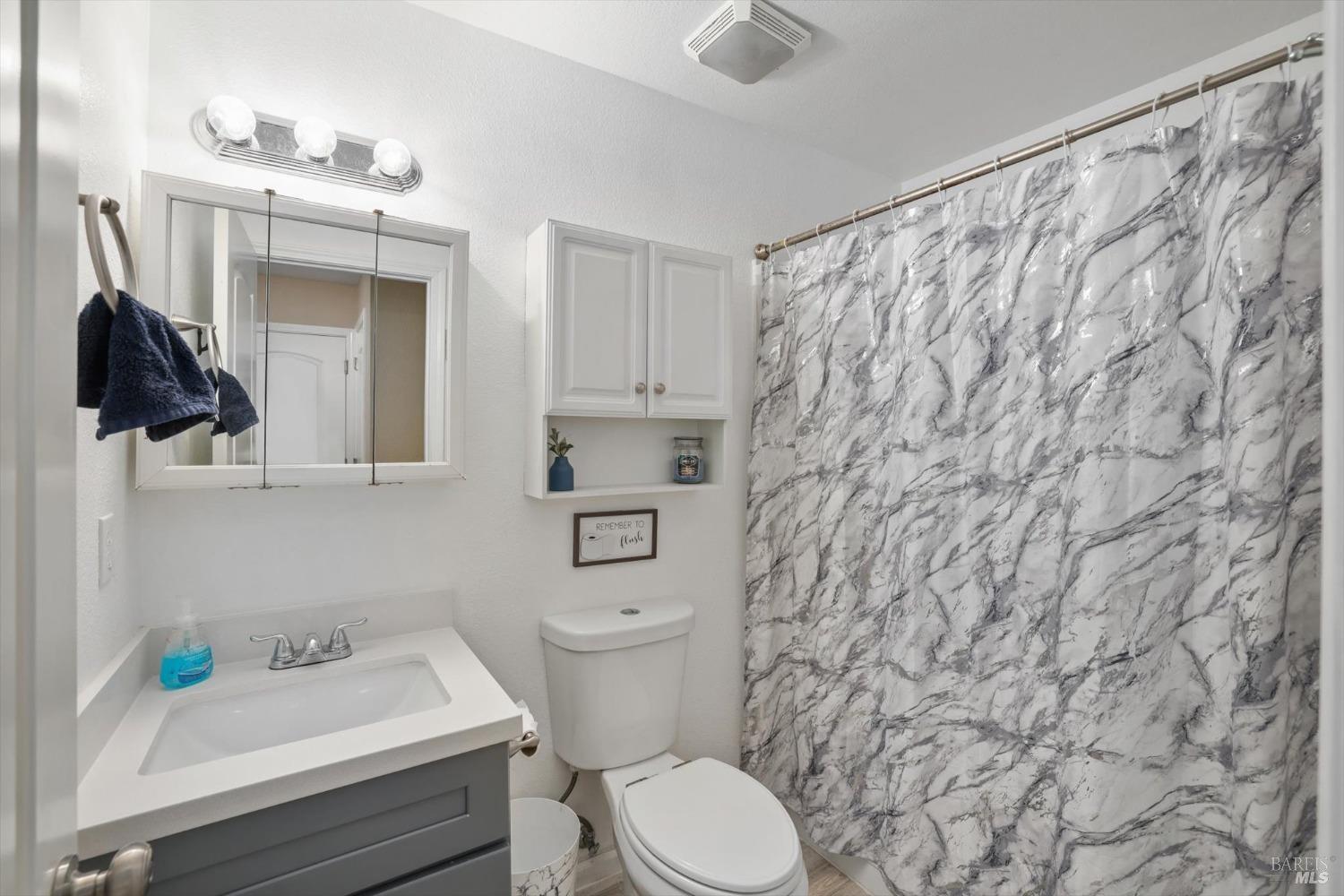 Detail Gallery Image 31 of 34 For 387 Colonial Cir, Vacaville,  CA 95687 - 4 Beds | 2 Baths