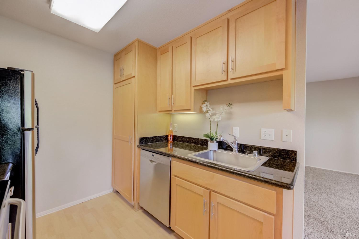 Detail Gallery Image 12 of 35 For 900 Cambridge Dr #137,  Benicia,  CA 94510 - 1 Beds | 1 Baths