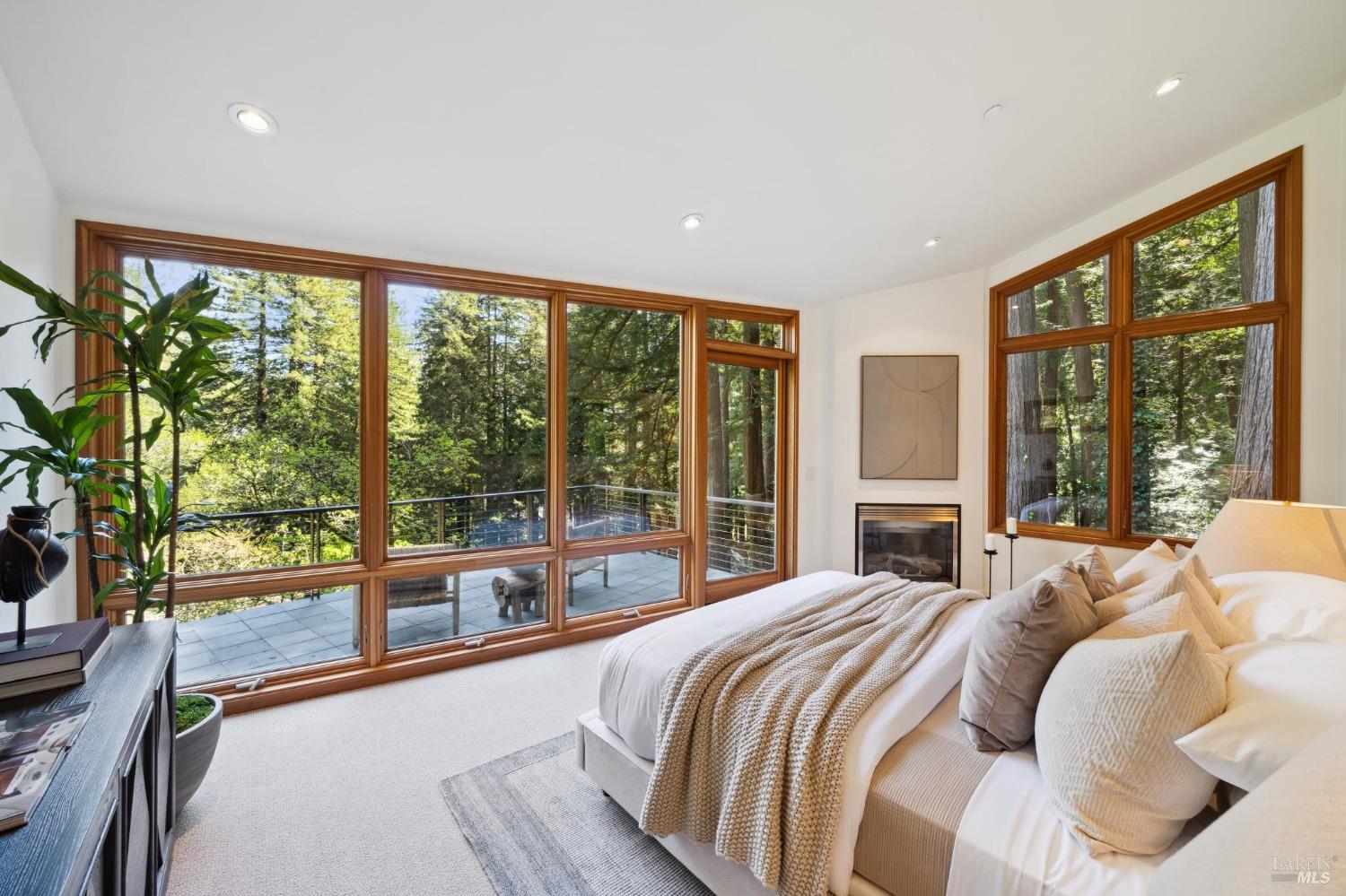 Detail Gallery Image 36 of 69 For 95 Cascade Dr, Mill Valley,  CA 94941 - 5 Beds | 4/1 Baths