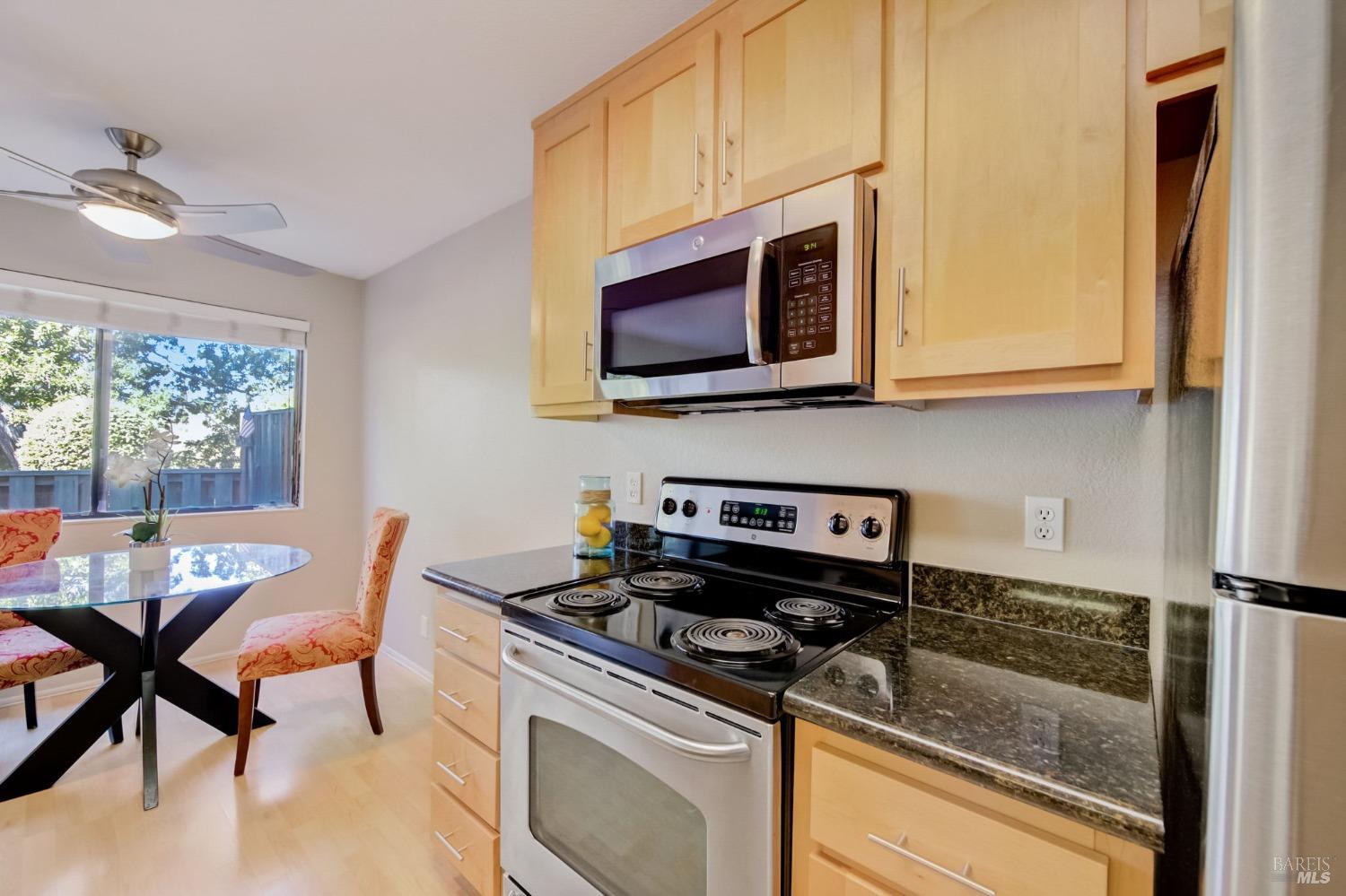 Detail Gallery Image 11 of 35 For 900 Cambridge Dr #137,  Benicia,  CA 94510 - 1 Beds | 1 Baths