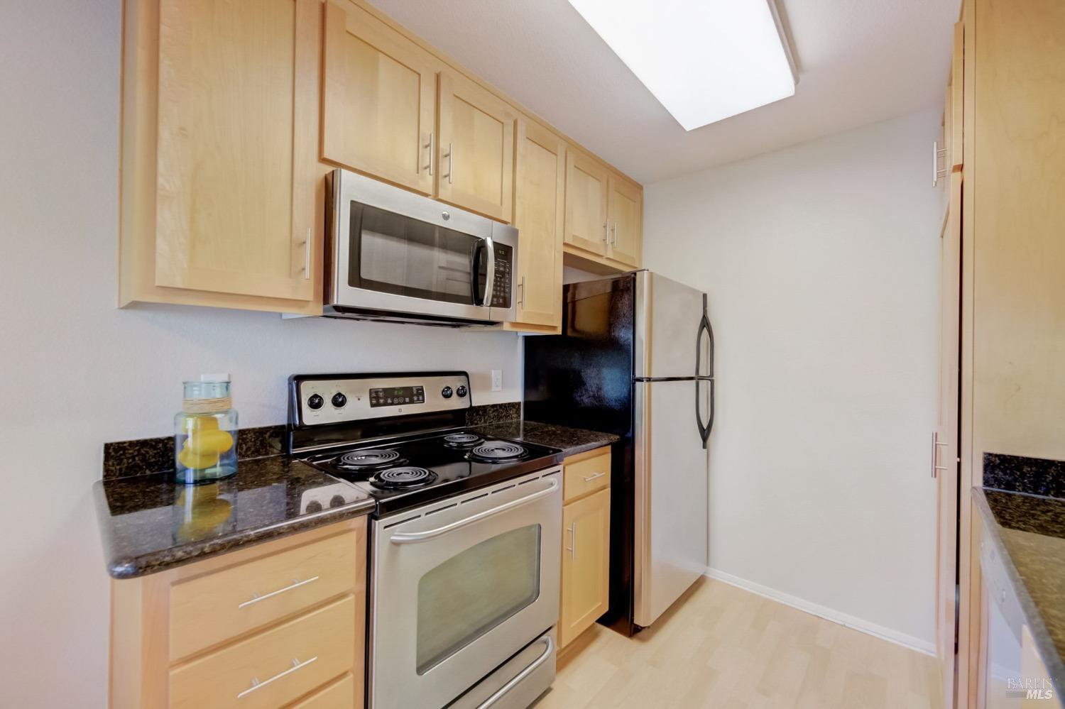 Detail Gallery Image 10 of 35 For 900 Cambridge Dr #137,  Benicia,  CA 94510 - 1 Beds | 1 Baths