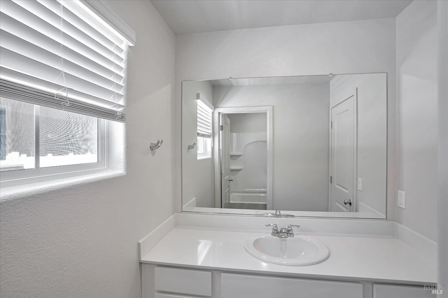 Detail Gallery Image 13 of 24 For 817 Starfish St, Suisun City,  CA 94585 - 3 Beds | 2/1 Baths