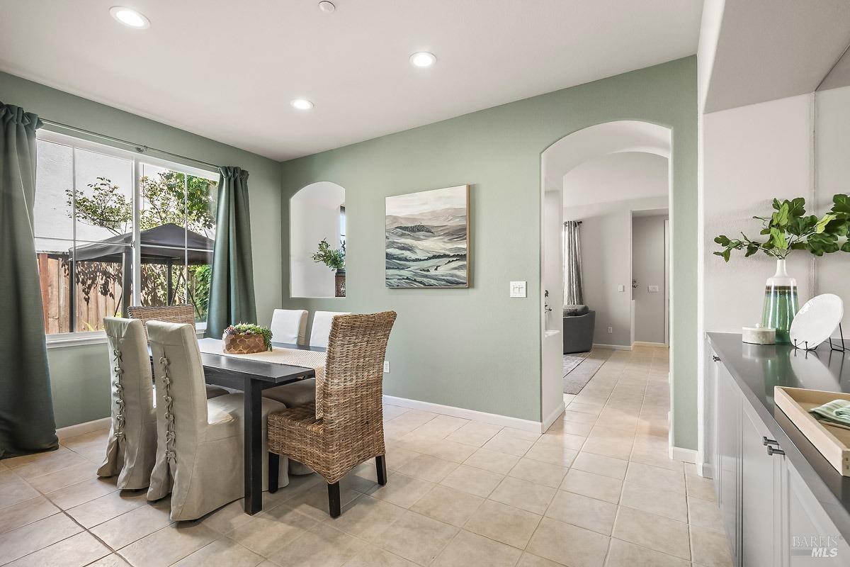 Detail Gallery Image 10 of 51 For 51 Ferdinand Way, Novato,  CA 94949 - 3 Beds | 2 Baths