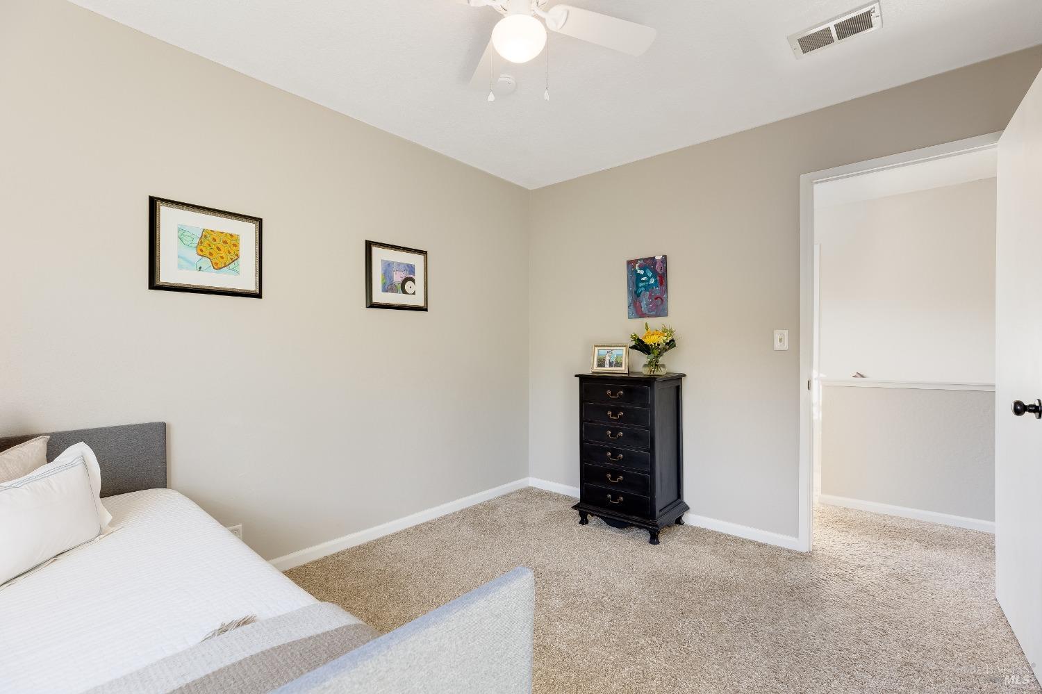 Detail Gallery Image 25 of 54 For 160 Carlisle Way, Benicia,  CA 94510 - 3 Beds | 1/1 Baths