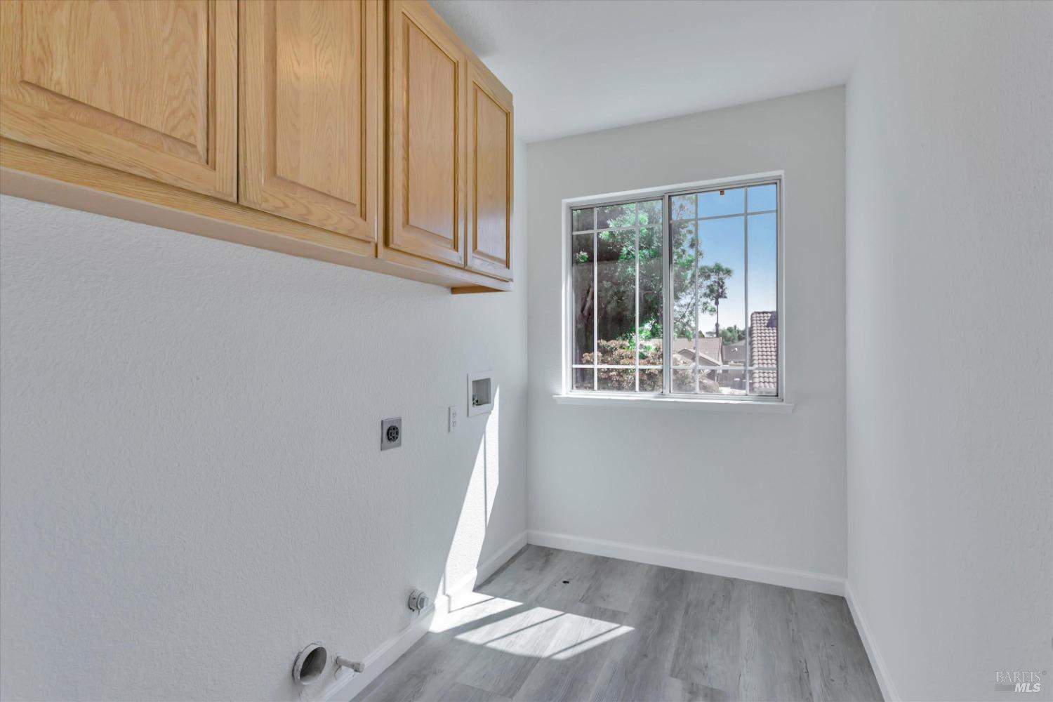 Detail Gallery Image 23 of 35 For 231 Roundhill Ct, Vacaville,  CA 95687 - 3 Beds | 2/1 Baths