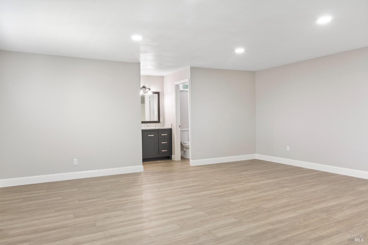 Detail Gallery Image 15 of 33 For 1133 Fulton Ave, Vallejo,  CA 94591 - 3 Beds | 2 Baths