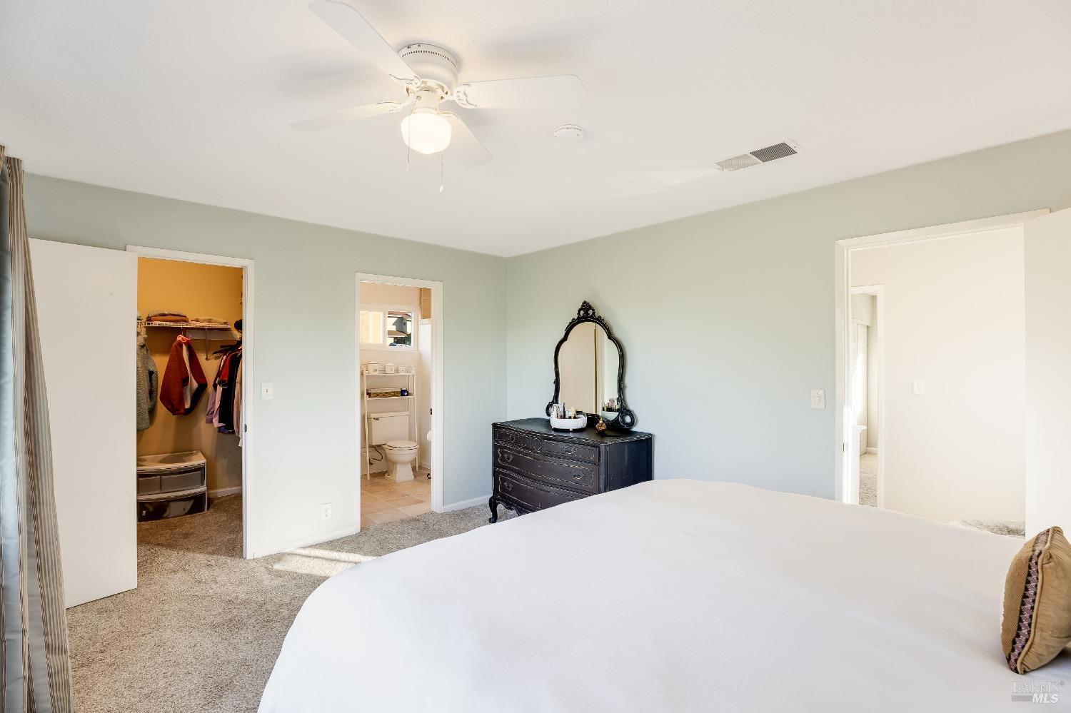 Detail Gallery Image 32 of 54 For 160 Carlisle Way, Benicia,  CA 94510 - 3 Beds | 1/1 Baths