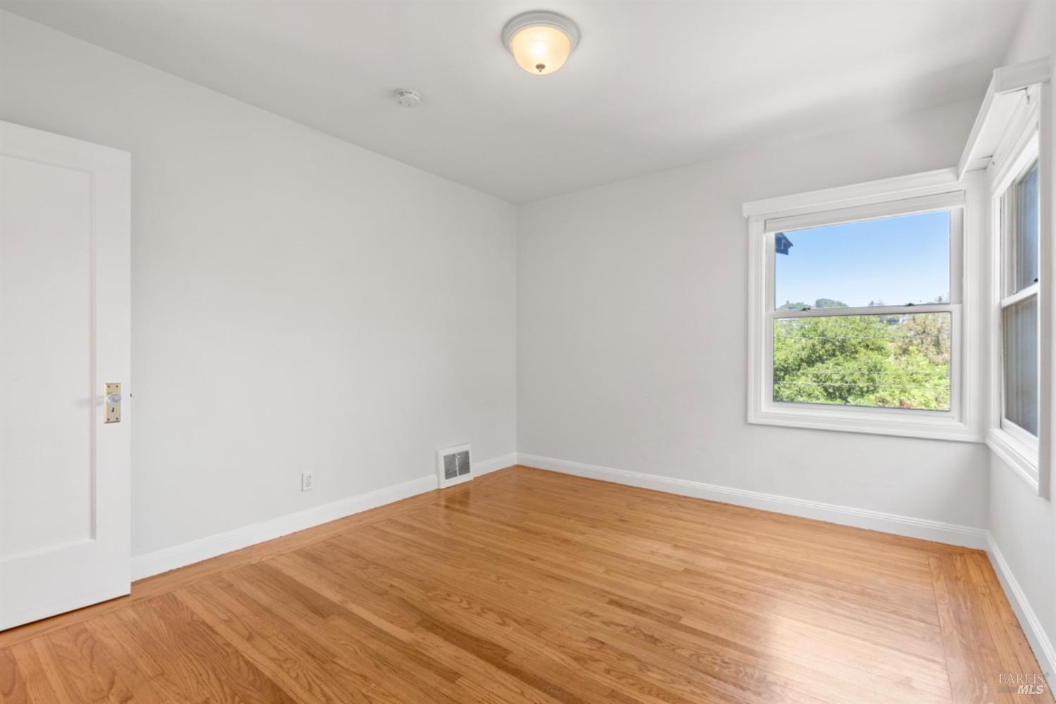 Detail Gallery Image 14 of 23 For 163 Terrace Ave, San Rafael,  CA 94901 - 2 Beds | 1 Baths