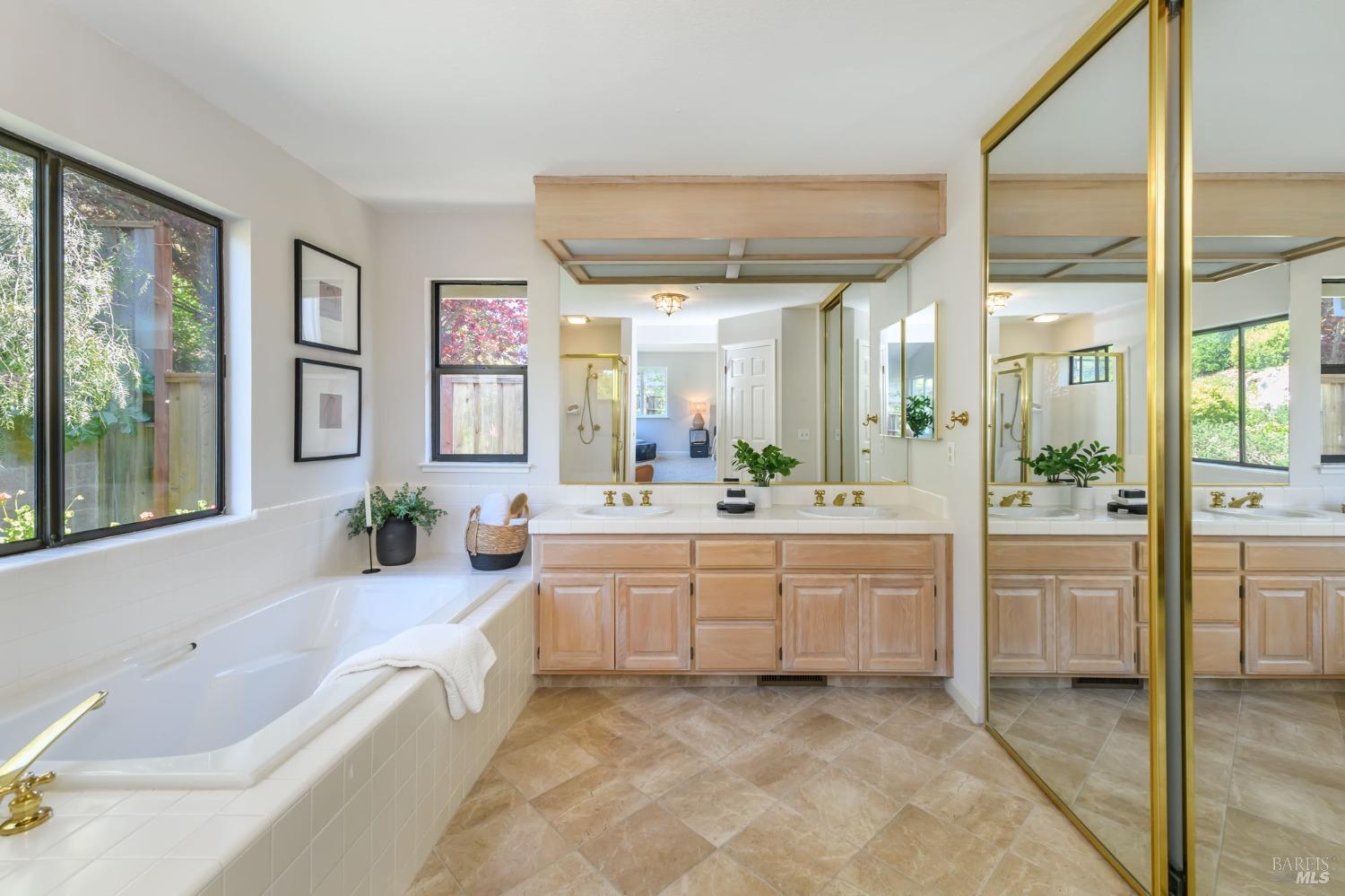 Detail Gallery Image 27 of 41 For 473 Fieldstone Dr, Novato,  CA 94945 - 4 Beds | 2 Baths