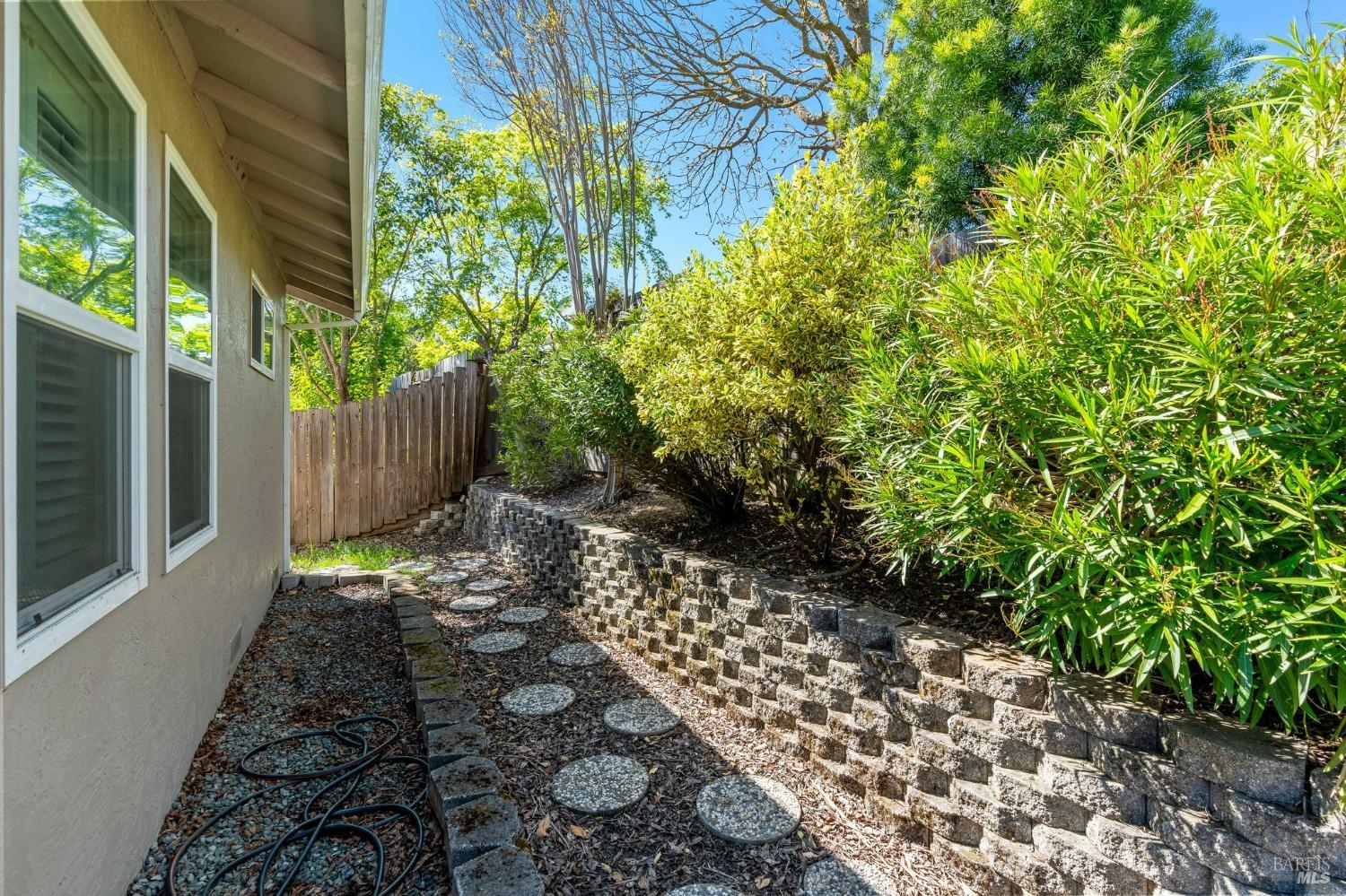 Detail Gallery Image 25 of 30 For 1840 Stevenson Ct, Napa,  CA 94559 - 2 Beds | 2 Baths