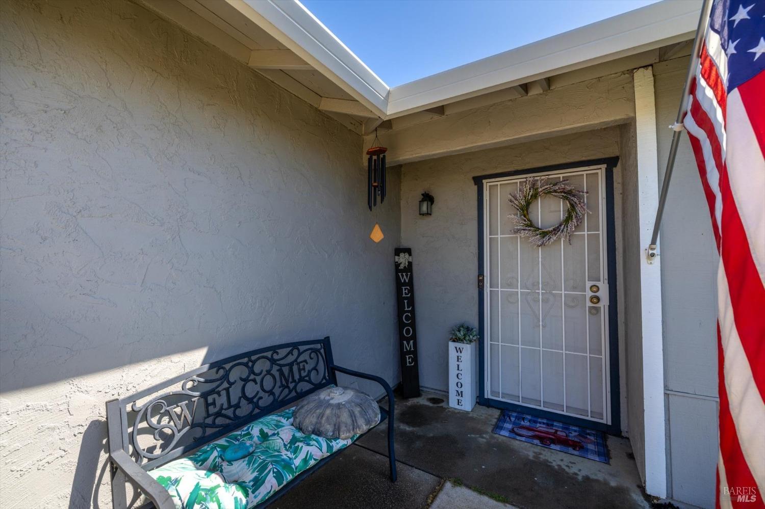 Detail Gallery Image 7 of 34 For 387 Colonial Cir, Vacaville,  CA 95687 - 4 Beds | 2 Baths