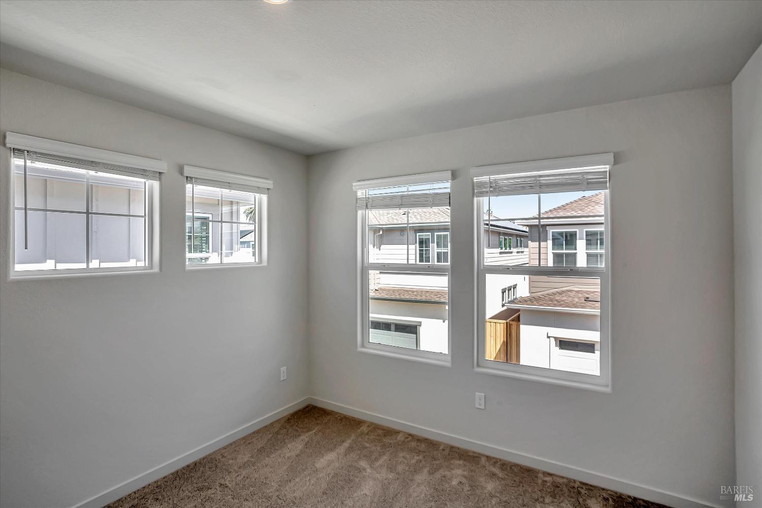 Detail Gallery Image 10 of 24 For 817 Starfish St, Suisun City,  CA 94585 - 3 Beds | 2/1 Baths