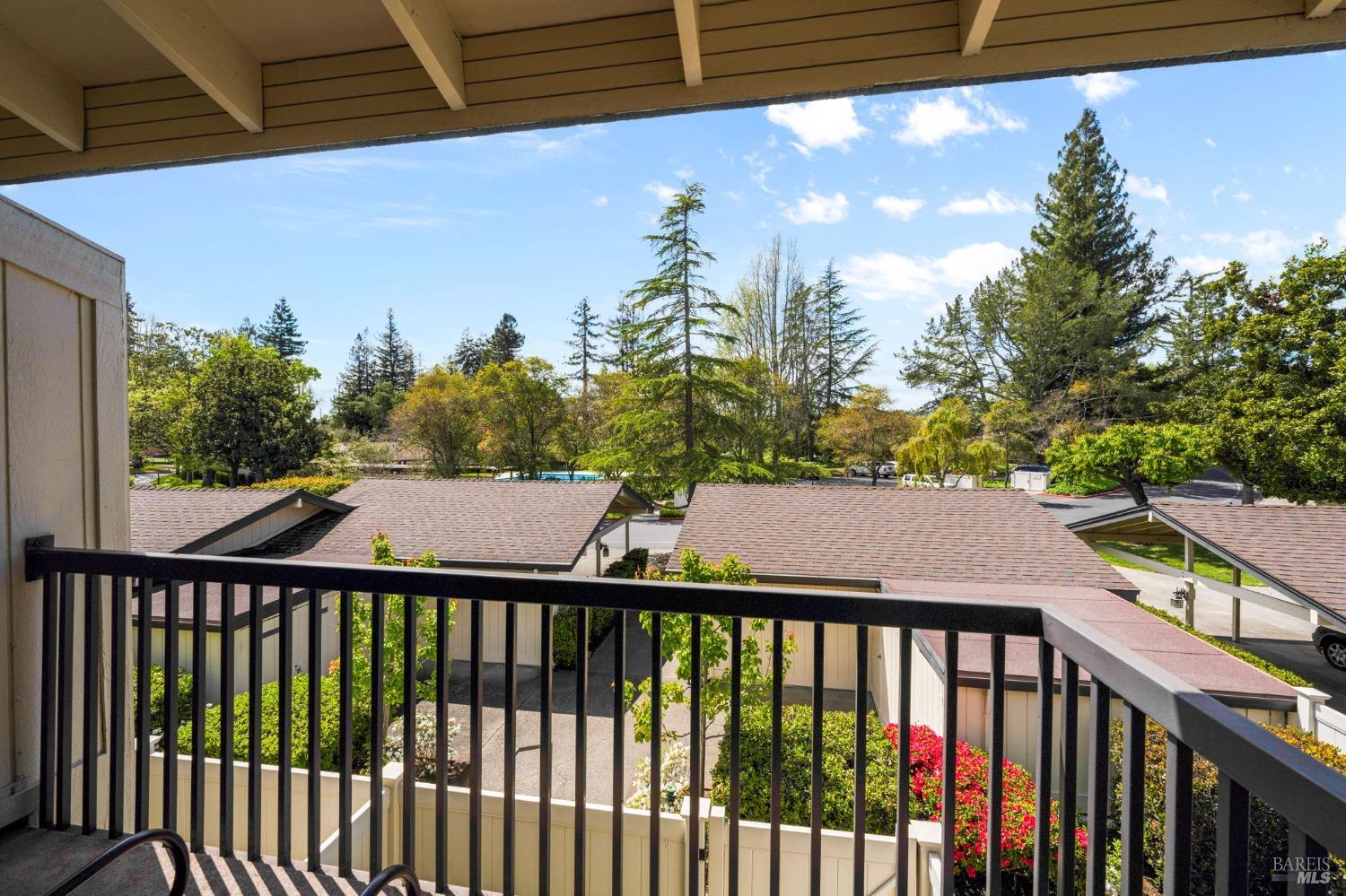 Detail Gallery Image 33 of 42 For 684 Cottage Dr, Napa,  CA 94558 - 2 Beds | 2 Baths