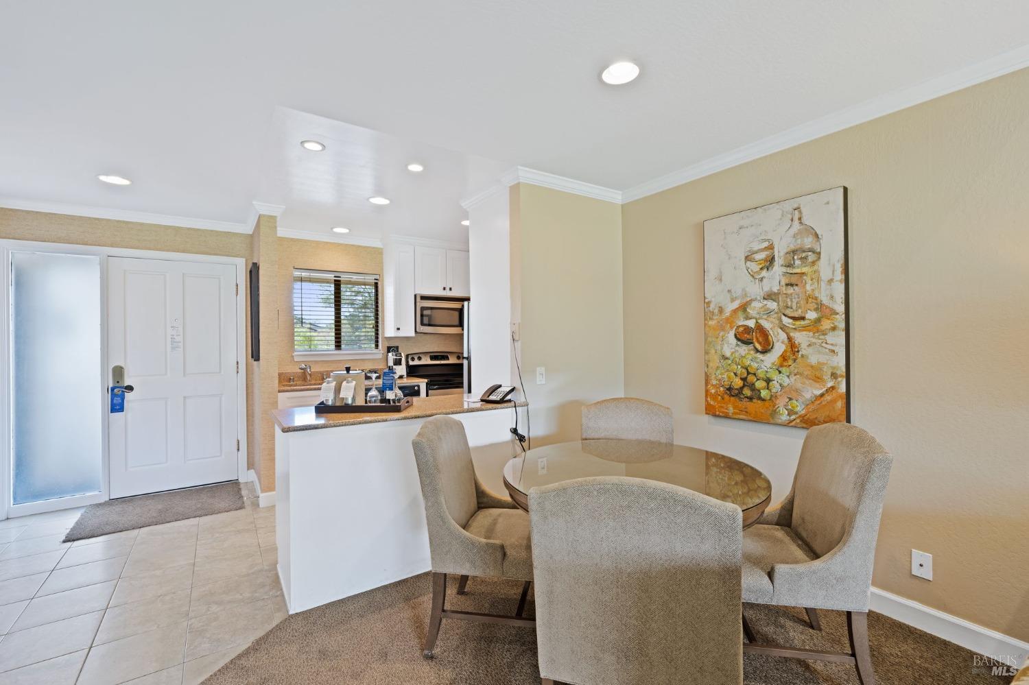 Detail Gallery Image 14 of 42 For 684 Cottage Dr, Napa,  CA 94558 - 2 Beds | 2 Baths